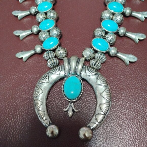 ❤️Cowgirl Western Style Squash Blossom Turquoise Necklace - Picture 2 of 8